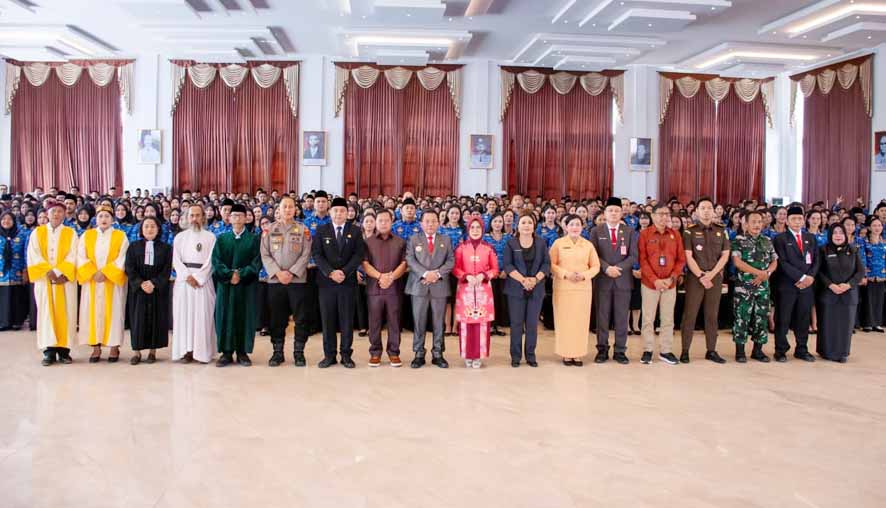 Bupati Kapuas Serahkan SK Pengangkatan ASN dan Lantik PPPK