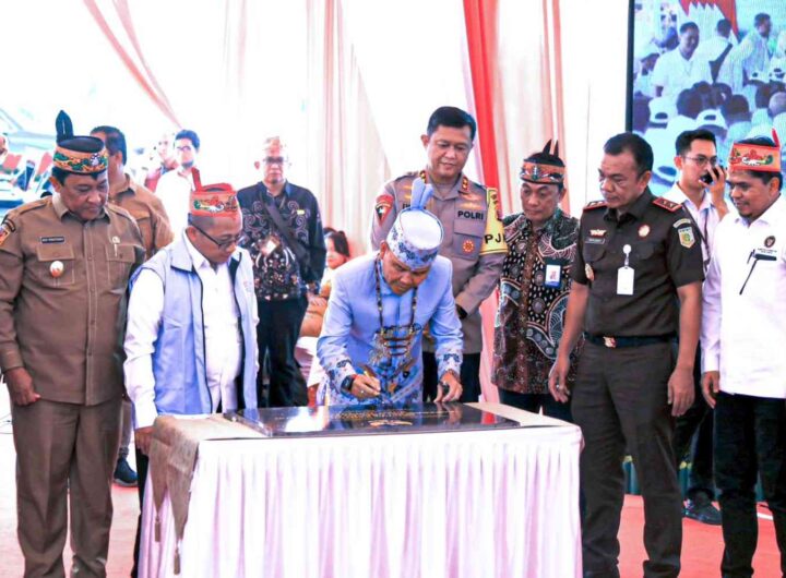 Gubernur Tegaskan Peresmian Koperasi Merah Putih Sebagai Tonggak Penting Bangun Kemandirian dan Kesejahteraan Desa/Kelurahan di Kalteng