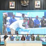 Gubernur Kalteng Agustiar Sabran saat melakukan penandatanganan kerja sama. (Foto : Ist)