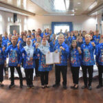 Foto bersama usai Penandatanganan Komitmen Bersama Penerapan Core Values ASN BerAKHLAK. (foto : Dislutkan)